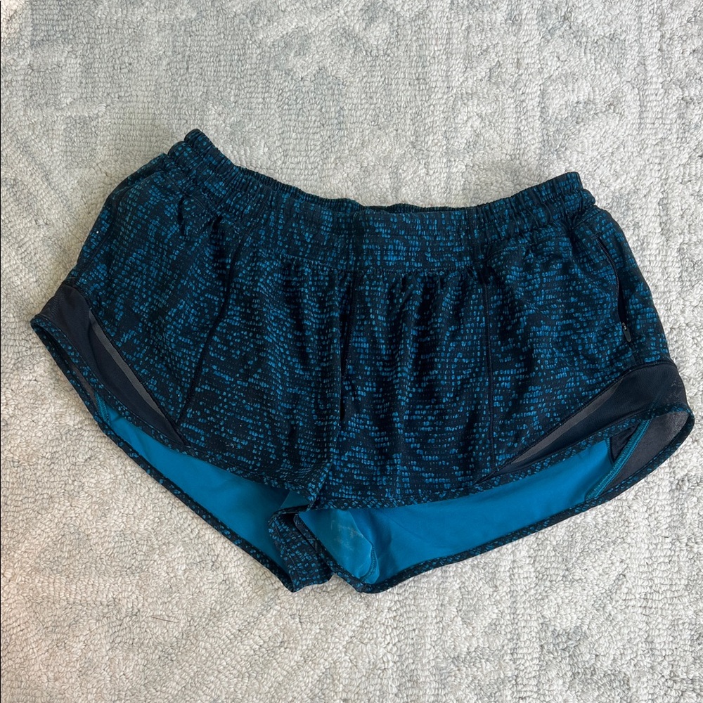 Lululemon Hotty hot 2.5in low rise black and Blue Athletic Shorts